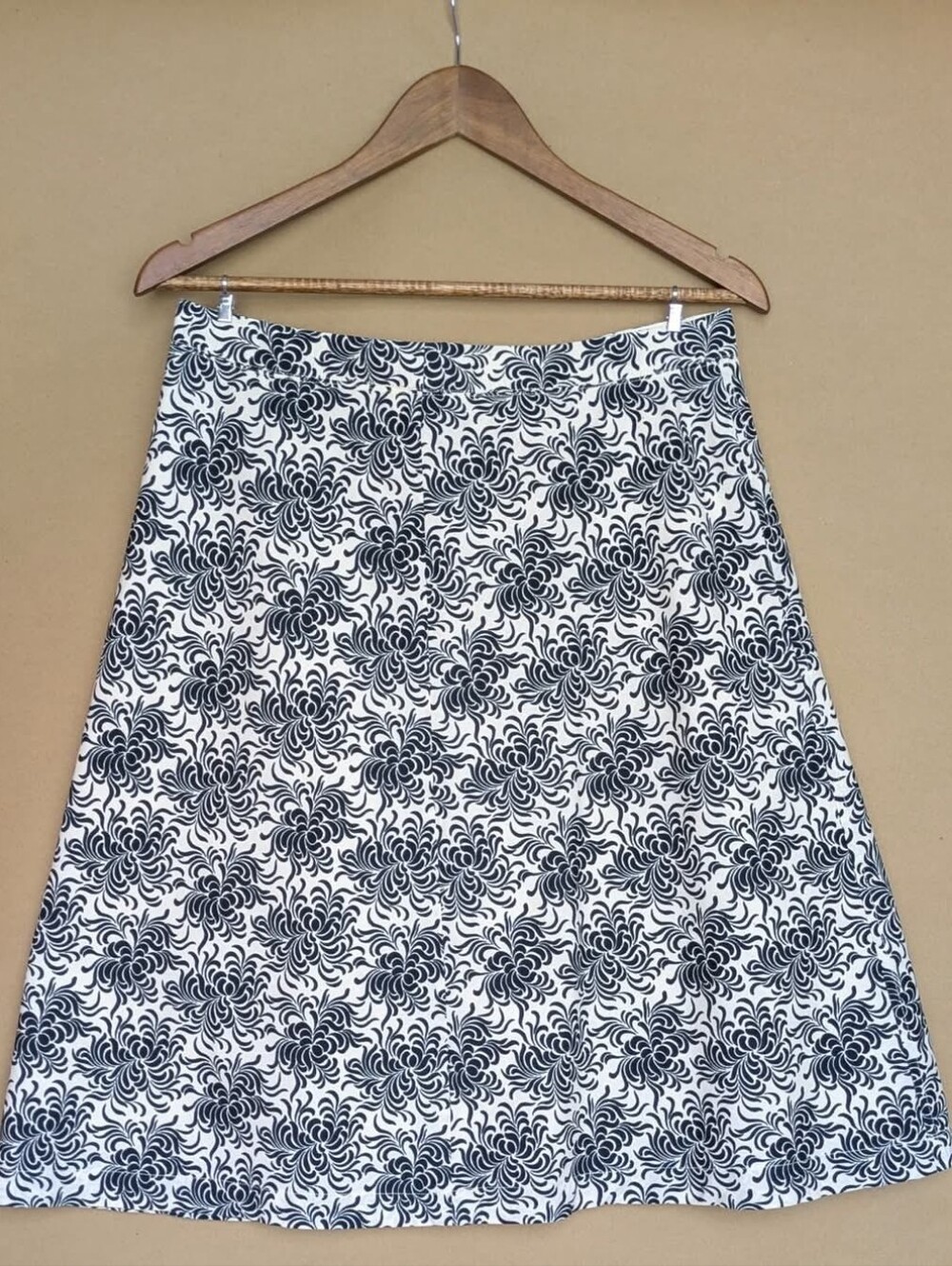 Gap Navy-and-Ivory Floral A-Line Skirt